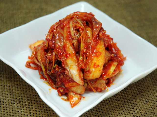 ごま油が香って、あと引くサラダキムチ】びっくりキムチ 300g 韓国