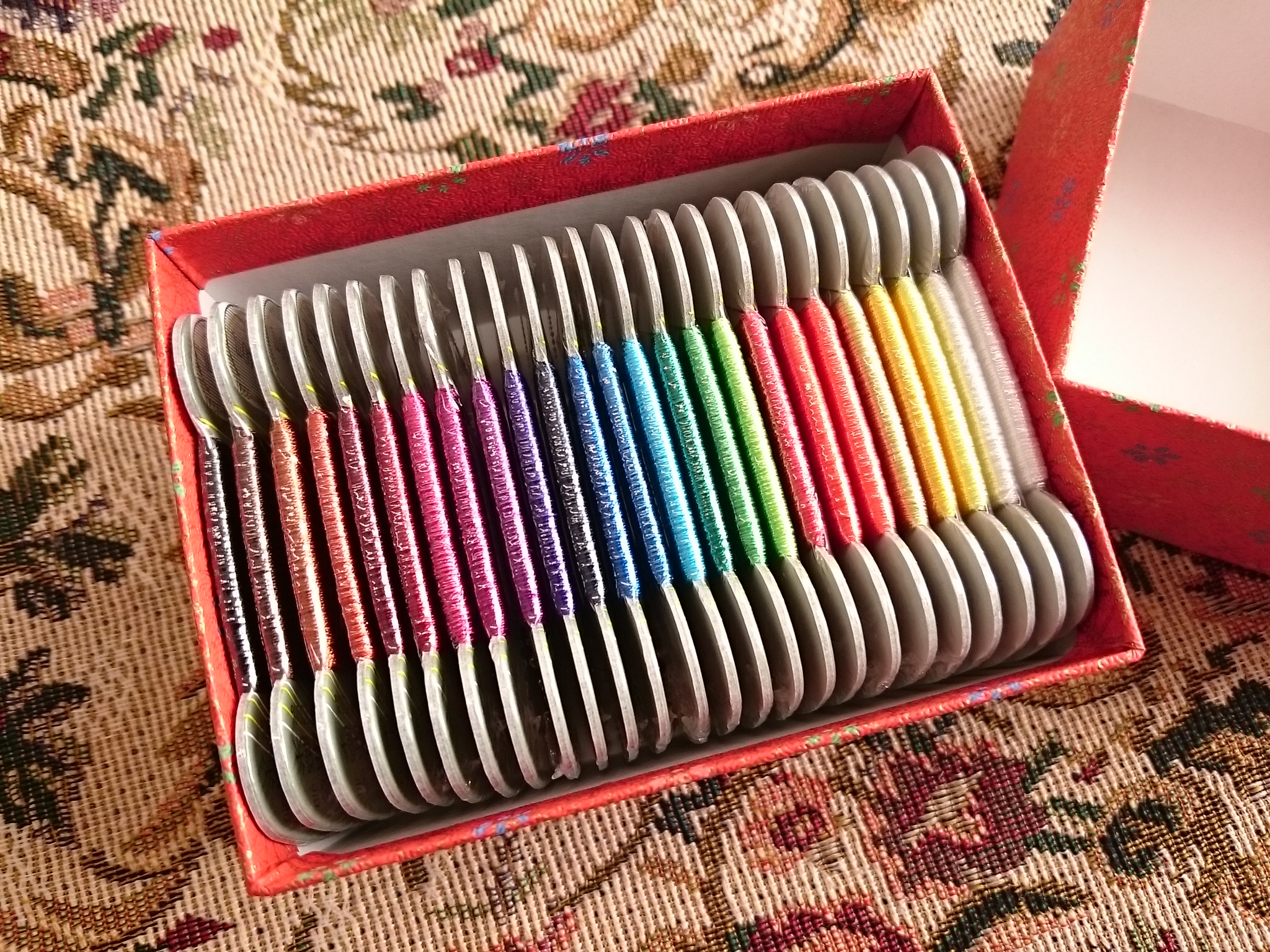 オリヅル 絹手縫糸 ４０ｍ ｂセット ２５枚入り こぎん糸 刺し子糸 草木染め糸と手芸糸の通販専門店 いとみせドットコム