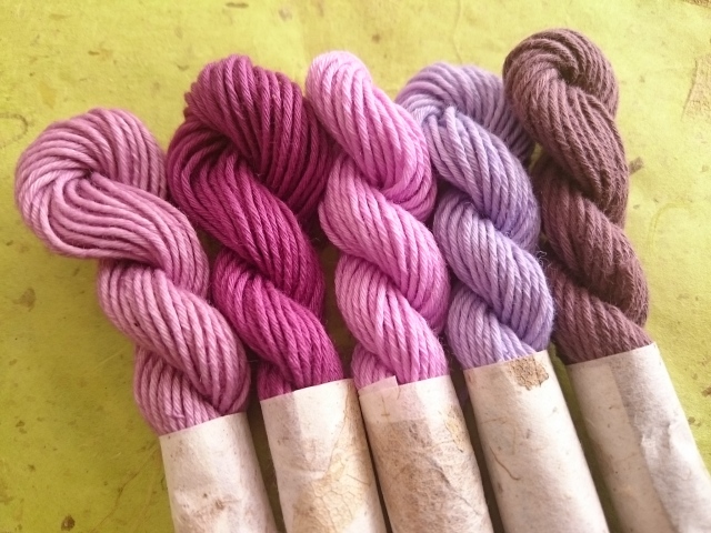 紫　草木染　糸