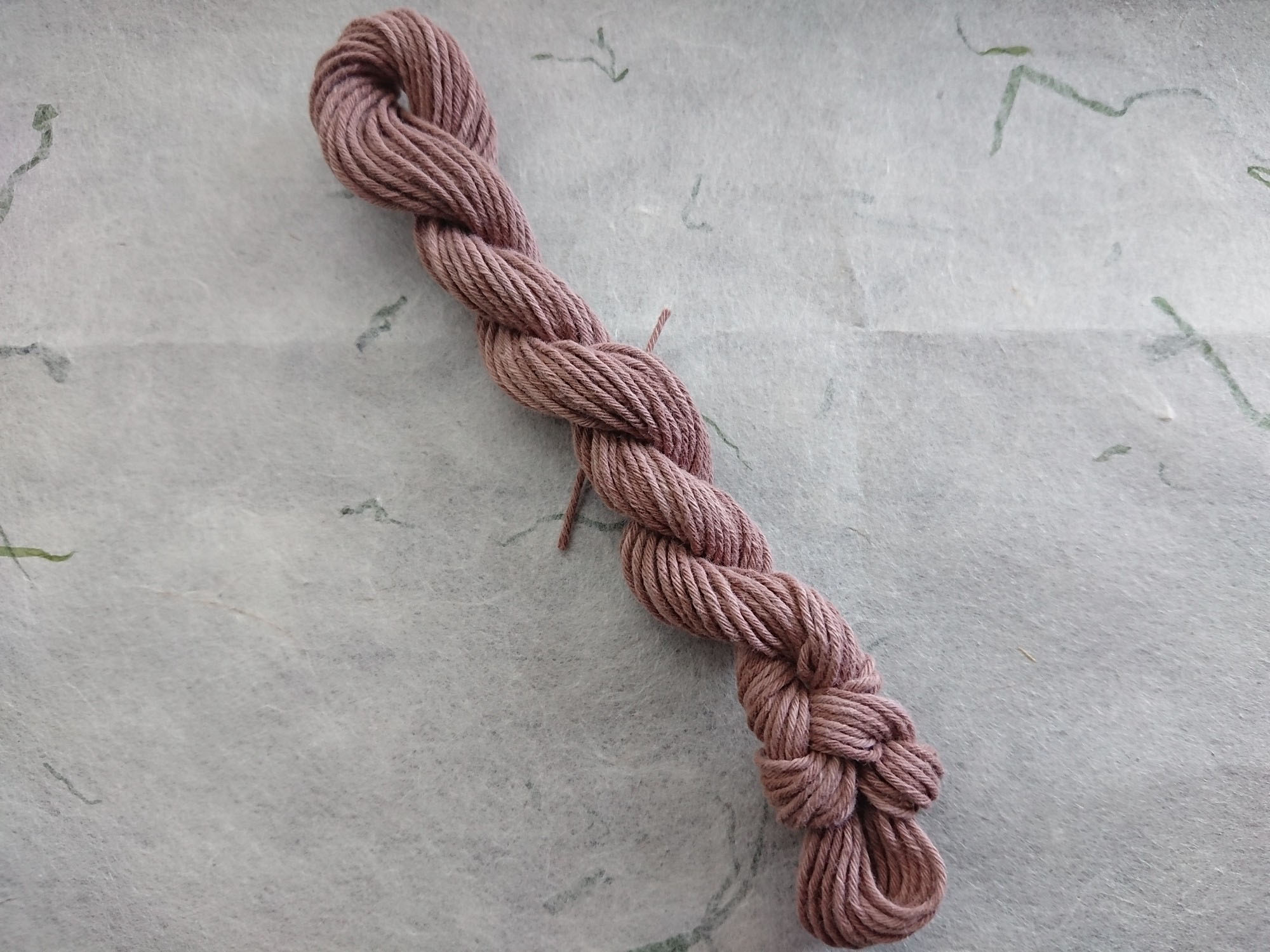 奄美　テーチギ　泥　染め　糸