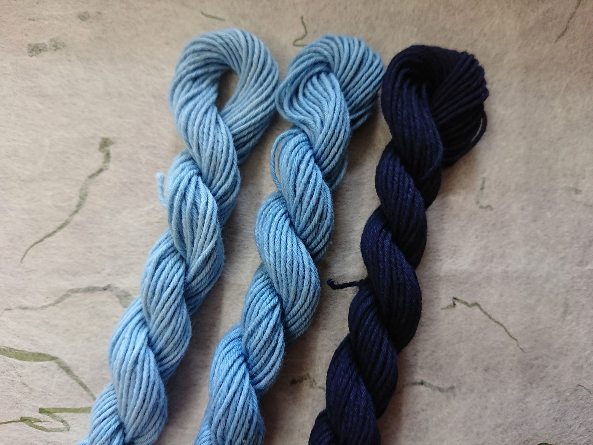 藍染　糸　浅葱　縹色　勝色　３色