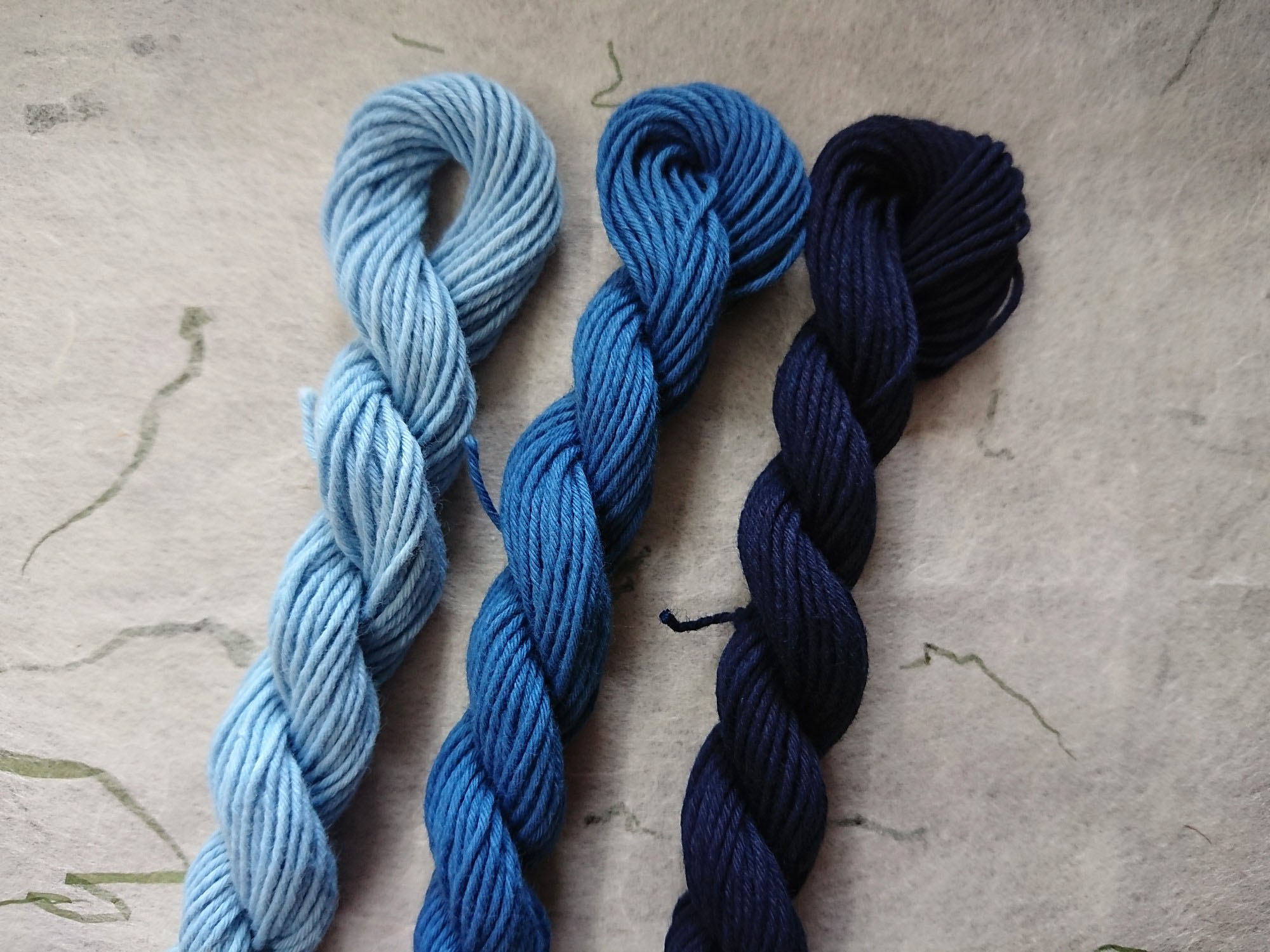 藍染　糸　三色　水色　藍色　勝色