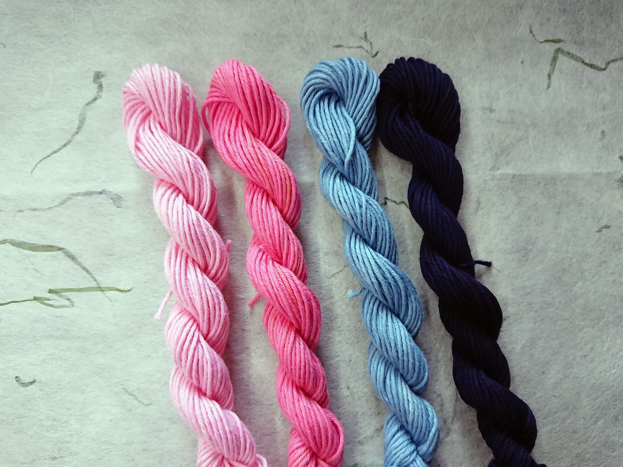 藍染め　紅花染め　糸　