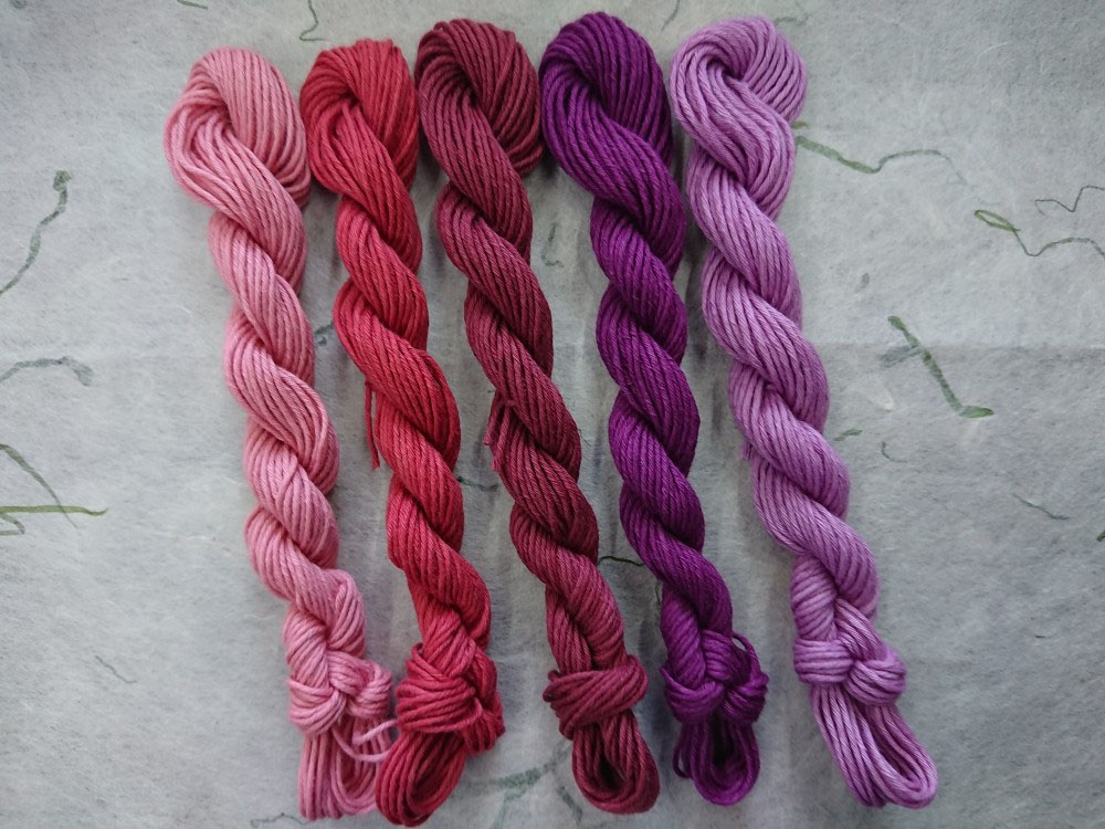 茜染め　紫染め　コチニール　草木染　糸