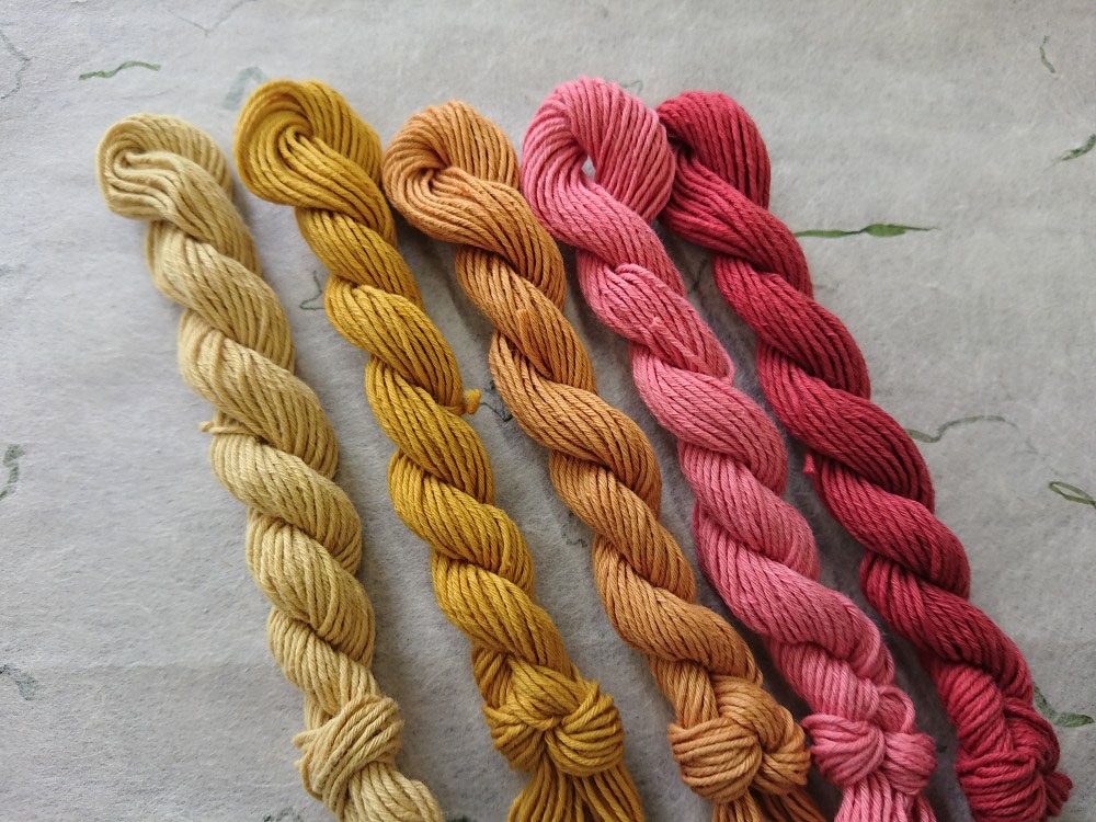 楓蔦黄 秋　草木　染　糸