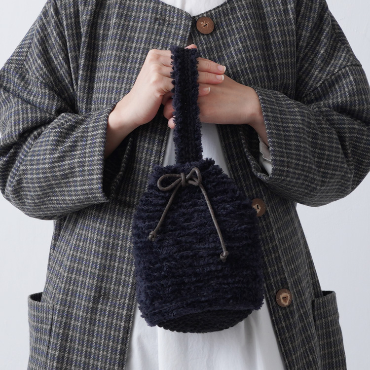 #17-5 ファーのワンハンドルバッグ