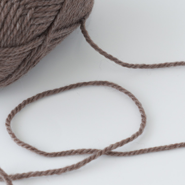 Knitworm Melange M メランジ 並太 糸の太さ