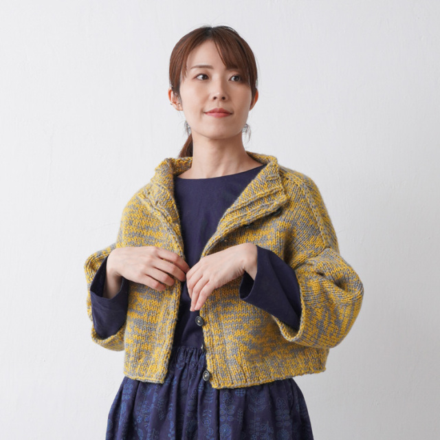 Knitworm Hug M (ハグ並太) 1玉