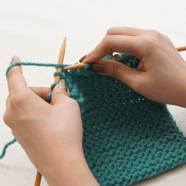 BK-1 ガーター編みのコースター（タワシテッシュケースカバー）