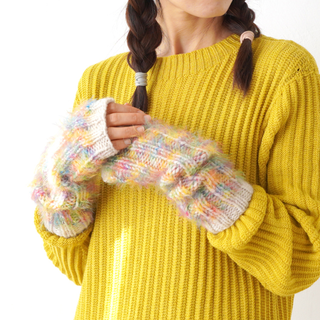 ふわふわのロングアームウォーマー