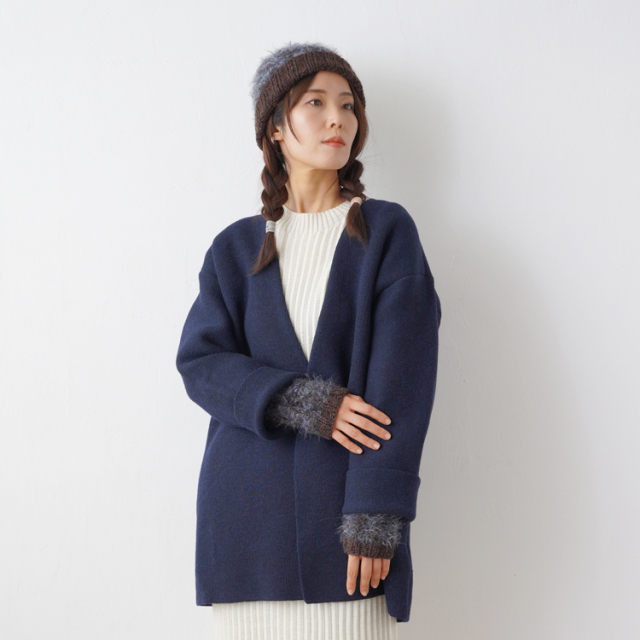 ふわふわのショートハンドウォーマー