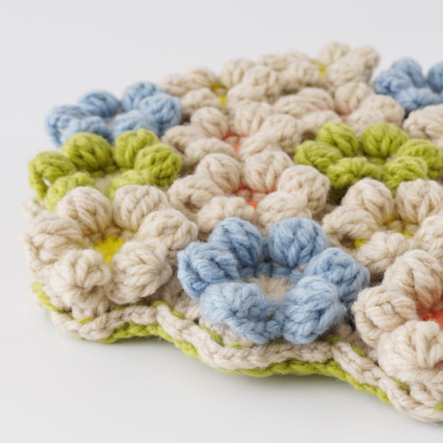 立体お花モチーフの円座