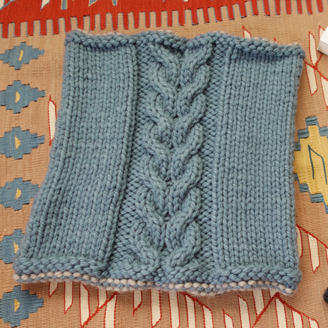 ケーブル模様の角座