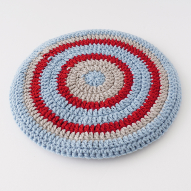 長編みで配色した円座
