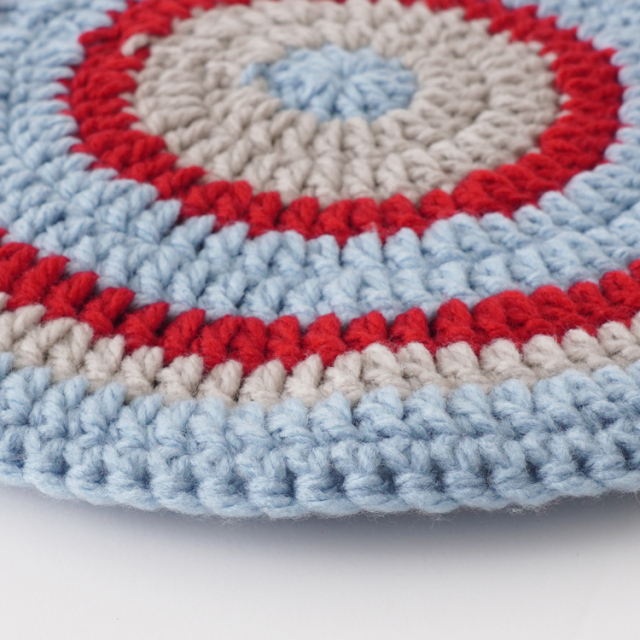 長編みで配色した円座