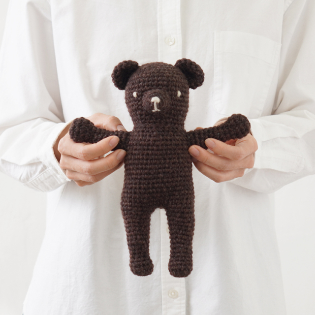 10%OFF／ 編み物キット #8-5 まっすぐ立ちのクマさん 手編み糸と生地