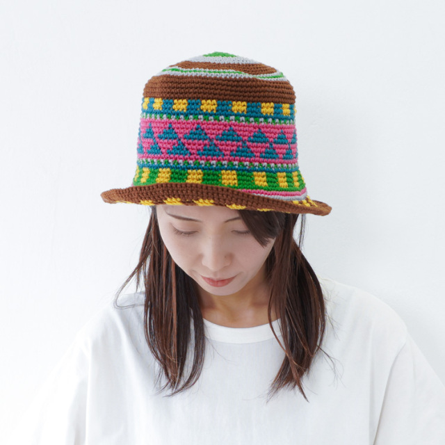 knitworm 編み物キット #10-1 編み込み模様のつば付き帽子
