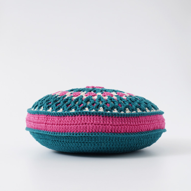 knitworm 編み物キット #10-10 モロッカン風クッションカバー