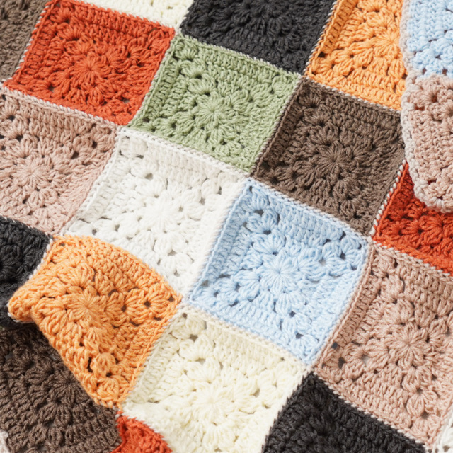 T25-16 1枚1色で編むモチーフつなぎのひざかけ 10910uv55234