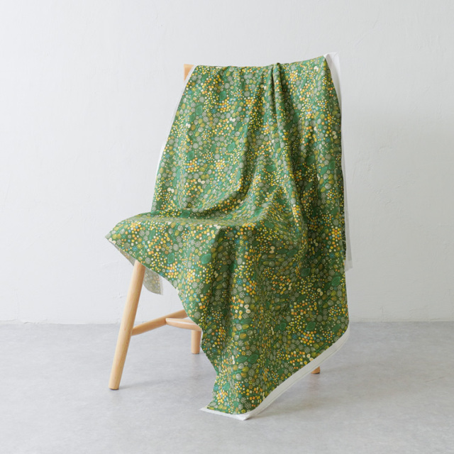 HIRVI マンスリー生地 ちょうちょと緑の野原　画像4