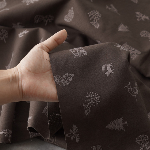 HIRVI 刺繍生地 森のお散歩