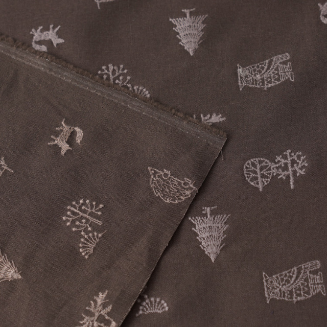 HIRVI 刺繍生地 森のお散歩
