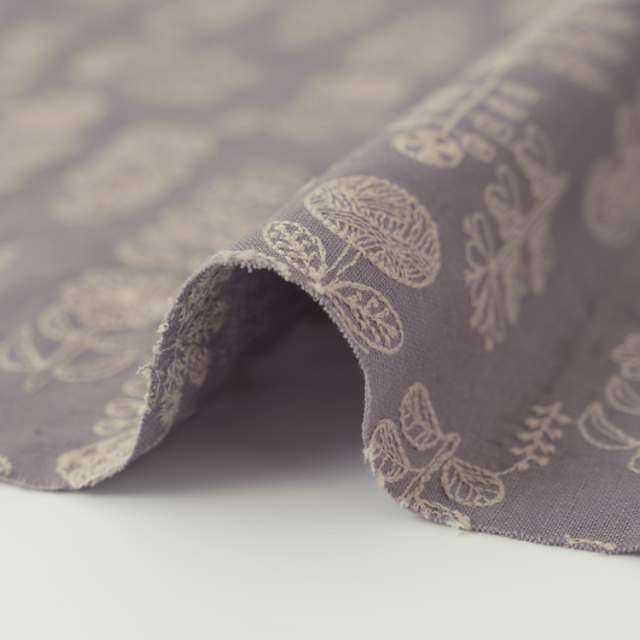 HIRVI 刺繍生地 咲くさく