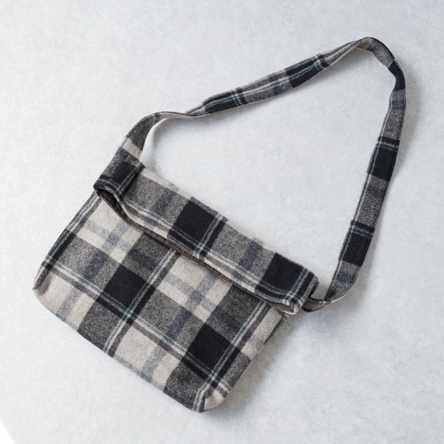 【ソーイングキット】B-3 四角いショルダーバッグキット モッサグリーン