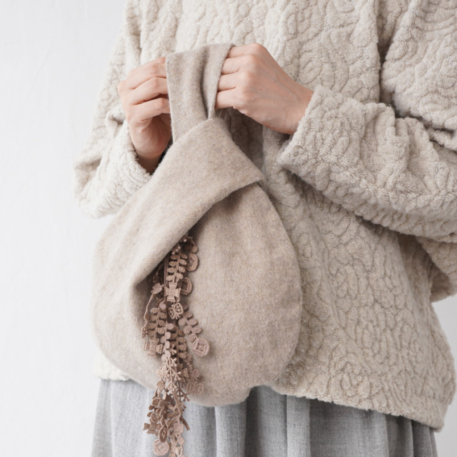 ✨クリーニング済美品✨Rene お花レース重ねジャケット♡38♡ HIRVI【ケミカルレース】野道のお花 50cm