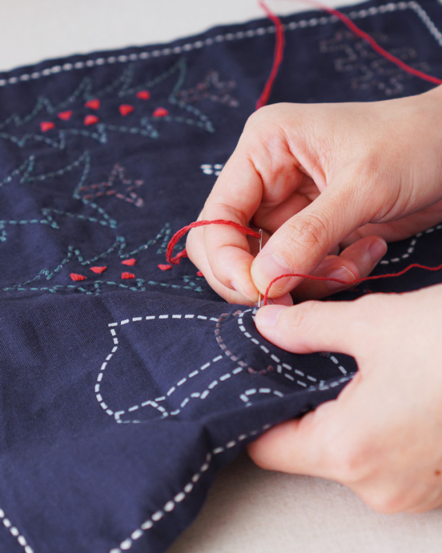 ＼10%OFF／ Tale & Tapestry 赤ずきん 図案に沿って刺すだけ！かんたんキット 刺し子のふきん