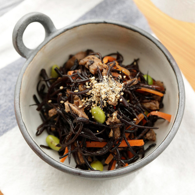 とんすい（黒）【うつわと手仕事の店 研（敦賀研二）】