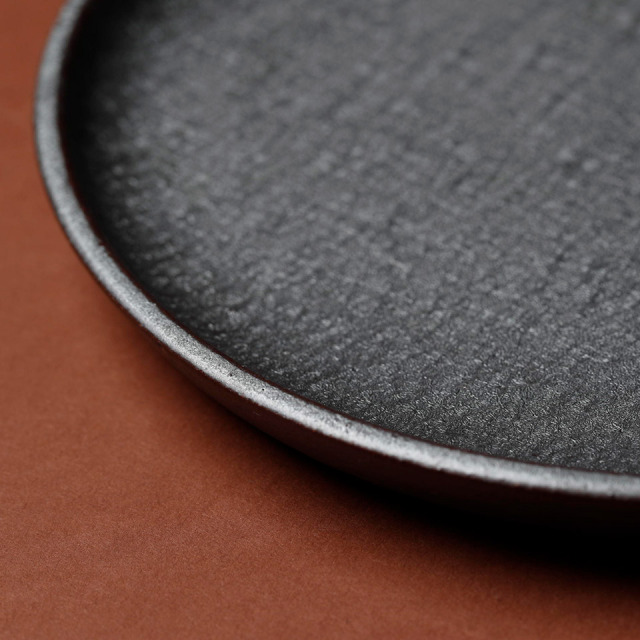 黒Ф20?Bプレート【うつわと手仕事の店 研（敦賀研二）】