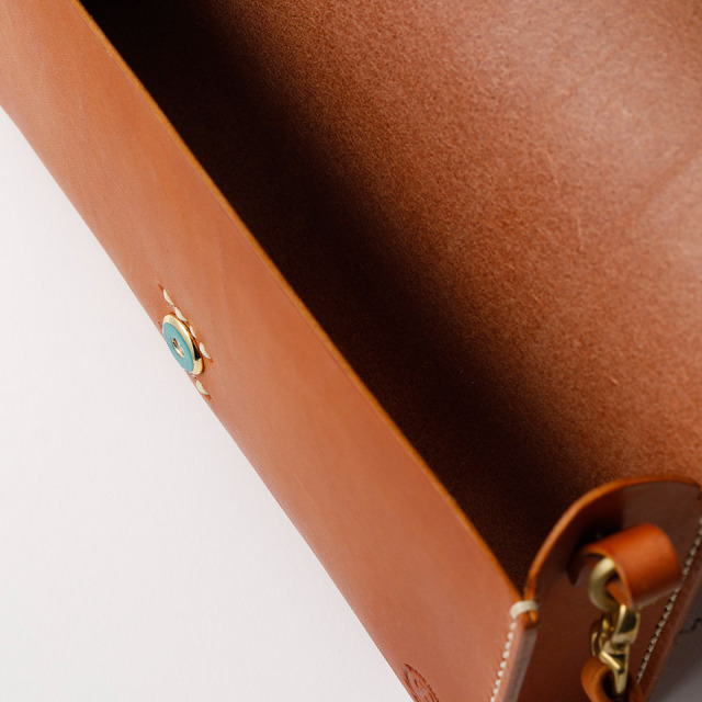 ショルダーバッグ（キャメル）【BLESS（井手英史）】