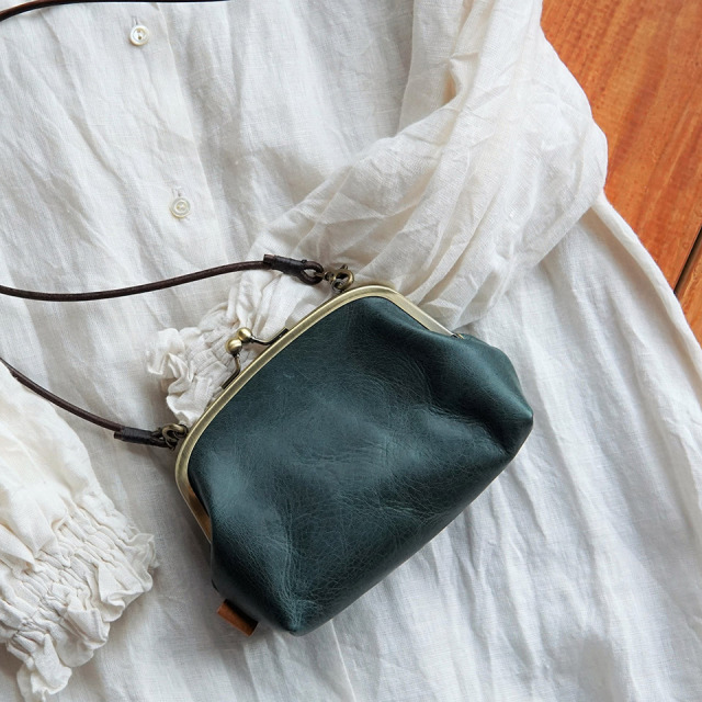 がまぐち（ブルー）【BLESS（井手英史）】