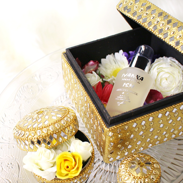 【未開封 美品】イヴァンカ　+1　美容液　100ml　2個　A01578 イヴァンカism」高濃度天然ヒアルロン酸配合の美白保湿美容液