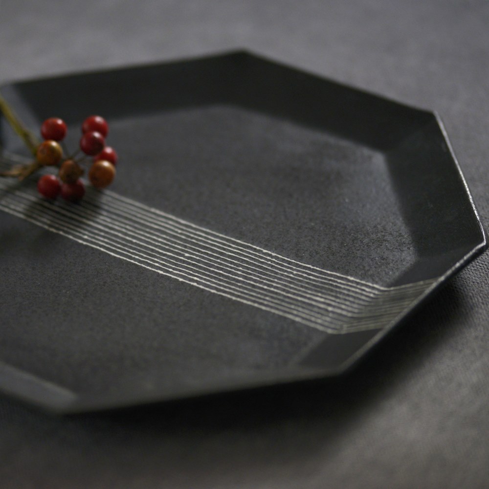 奥田章　黒十草八角プレート(L)