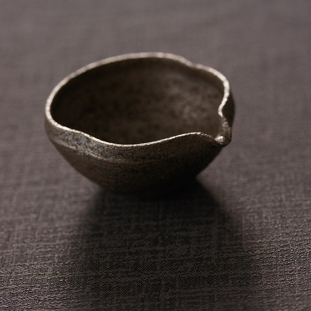 [受注制作品]　奥田章　黒南蛮　ヤンニョム入れ　＊納期６〜7ヶ月