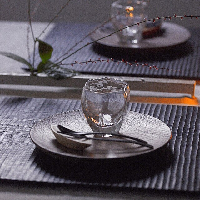 ふるいともかず｜さざ波 黒折敷｜作家もの和食器通販通販 IVORY