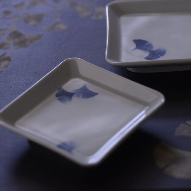 〔受注制作品〕島村ナナ　イチョウ紋様　四角皿　＊納期6〜9か月