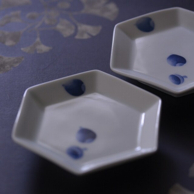〔受注制作品〕島村ナナ　どんぐり紋様　六角豆皿＊納期6〜9か月