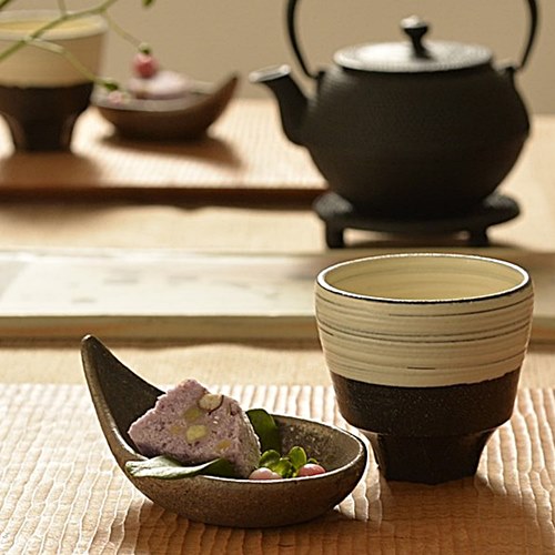 奥田章｜new刷毛目リバーシブル板皿｜作家もの和食器通販”IVORY