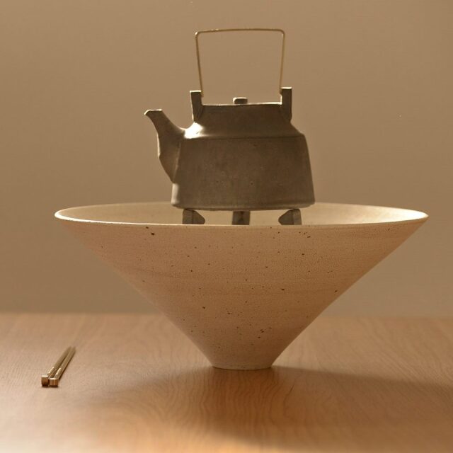 橋本忍 皹化粧火鉢 五徳 真鍮箸 灰のセット品 和食器テーブルコーディネートの店 Ivory