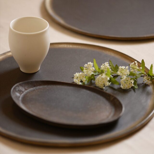 奥田章｜金彩丸プレート｜作家もの和食器通販”IVORY