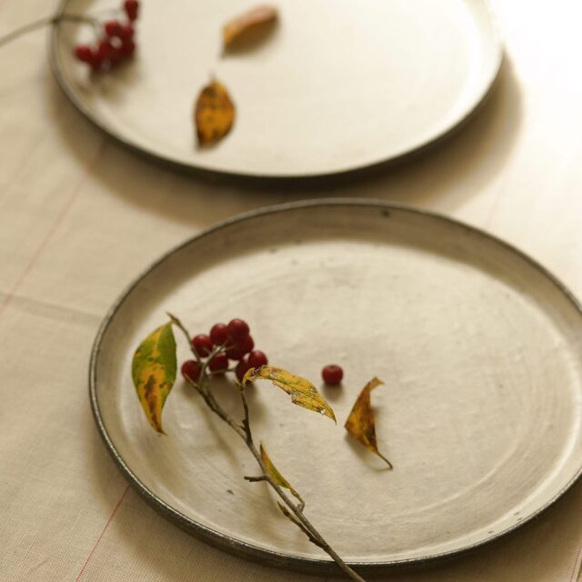 奥田章 ひびわれケーキ皿 作家もの和食器通販 Ivory