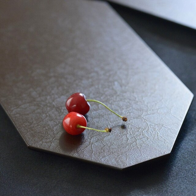 革文様トレイ ｜漆器｜作家もの和食器通販”IVORY