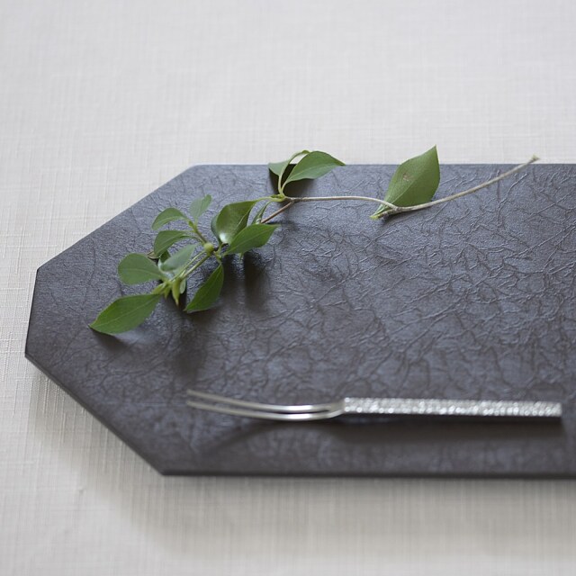 革文様トレイ ｜漆器｜作家もの和食器通販”IVORY