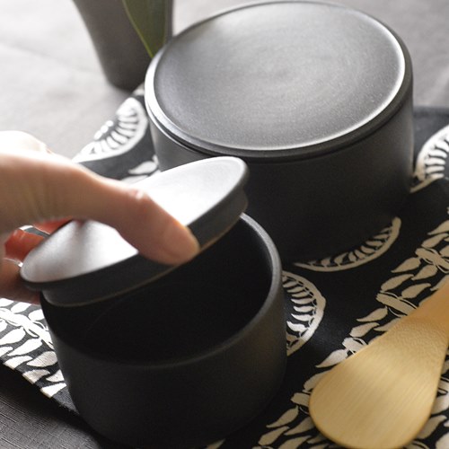 小野俊｜黒鉄釉蓋物（大）｜作家もの和食器通販通販 IVORY