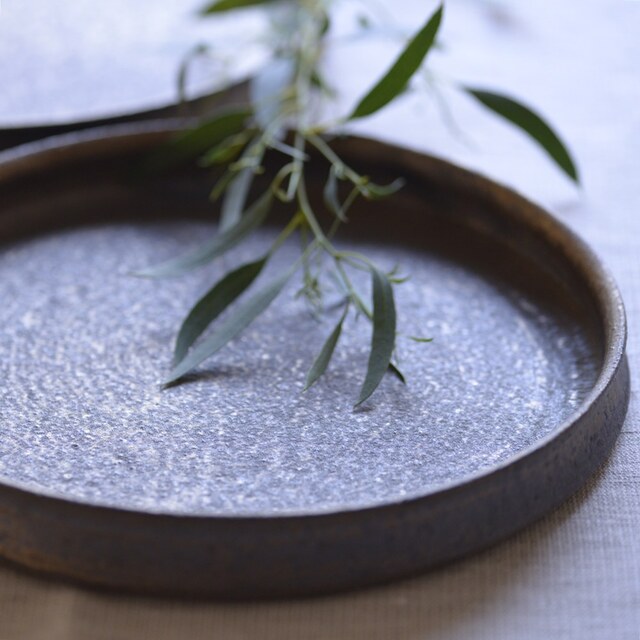 〔受注制作品］銅彩釉平皿(縁有,大）｜水野幸一（納期約6か月）