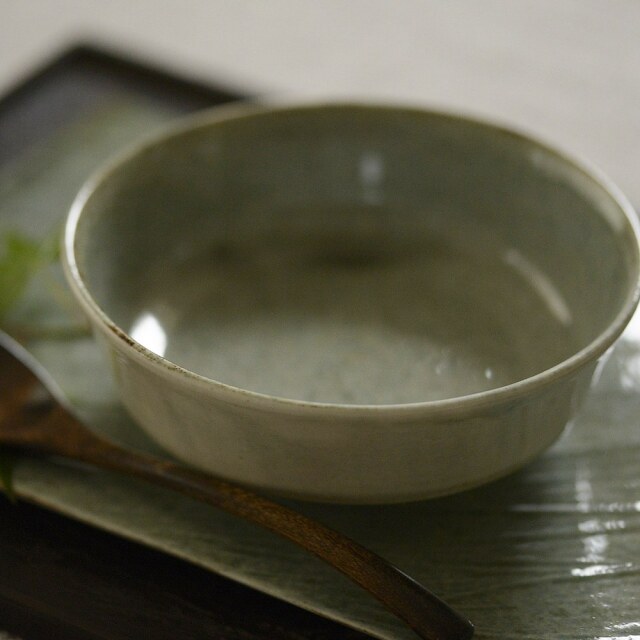 末國清吉さんの器　大皿１枚 末國清吉｜掛花 円｜作家の器と暮らす。”IVORY