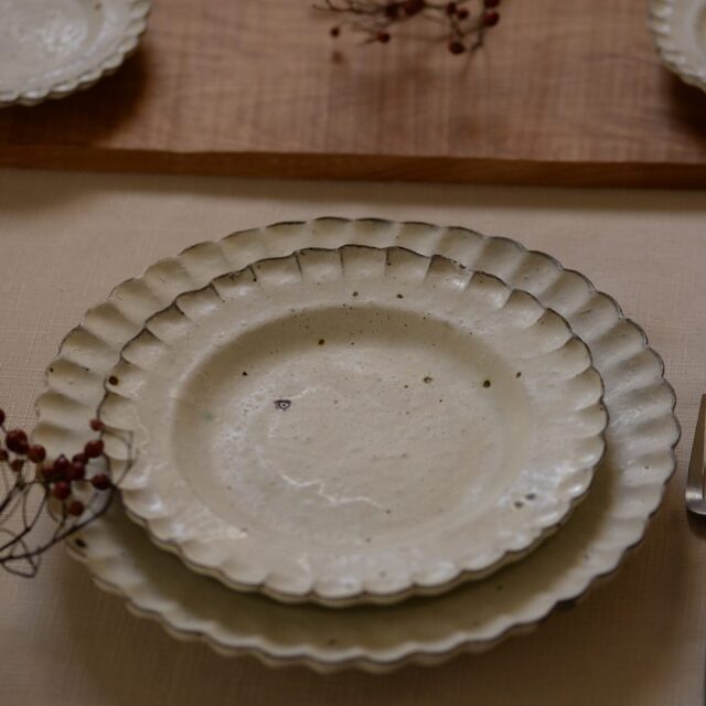 [受注制作品]　村上直子　小菊プレート（中）　（納期6～12ヶ月）